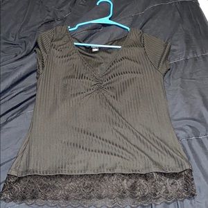 black shirt w/ design at chest w/ lace